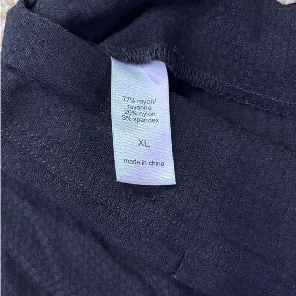 Maurices Women's Bengaline Black Capris - XL - Picture 3 of 3